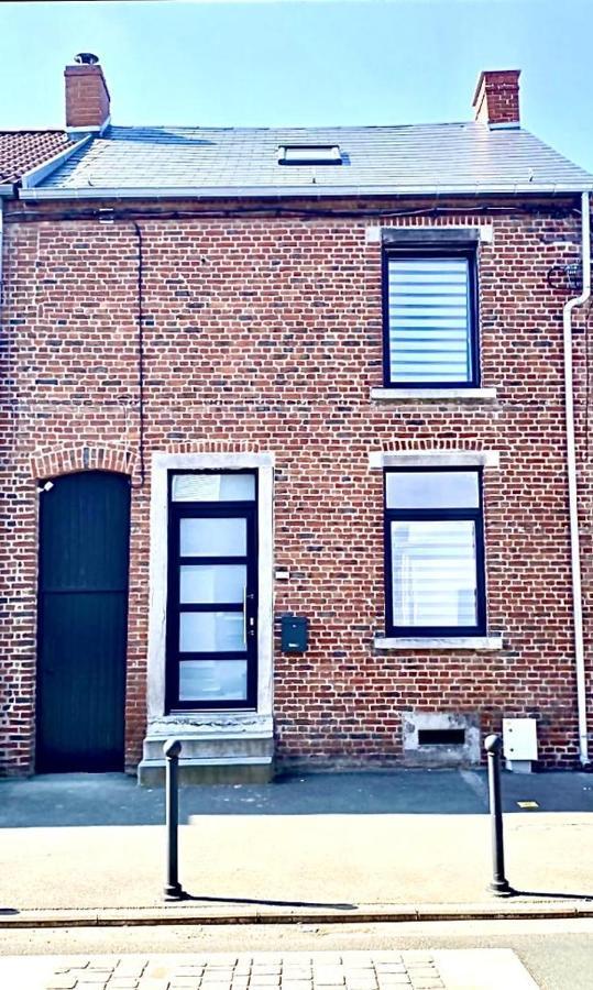 Maison Proche Du Centre Ville De La Gare L Aeroport De Charleroi Exteriör bild