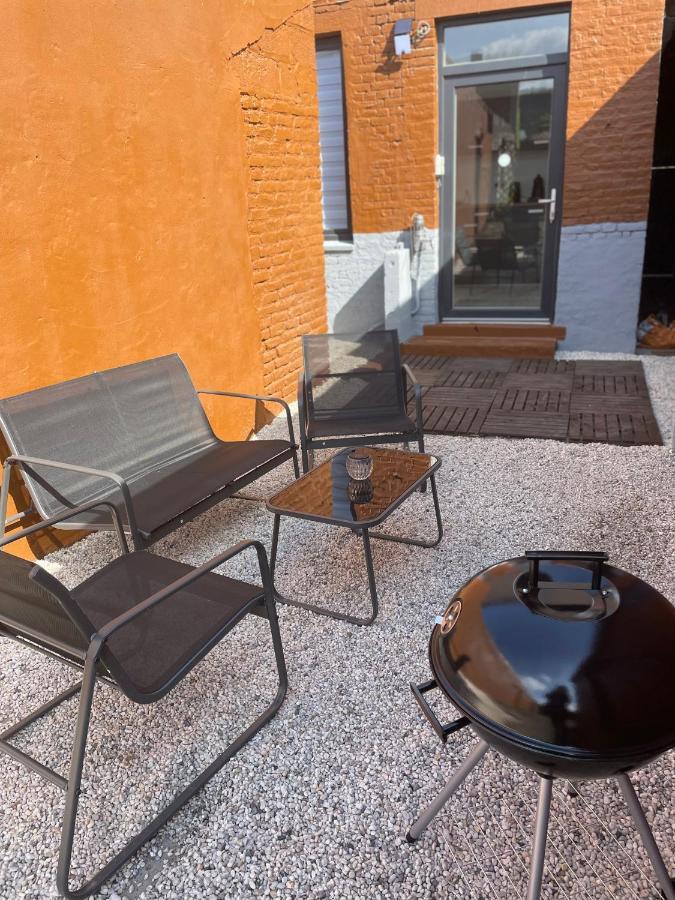 Maison Proche Du Centre Ville De La Gare L Aeroport De Charleroi Exteriör bild